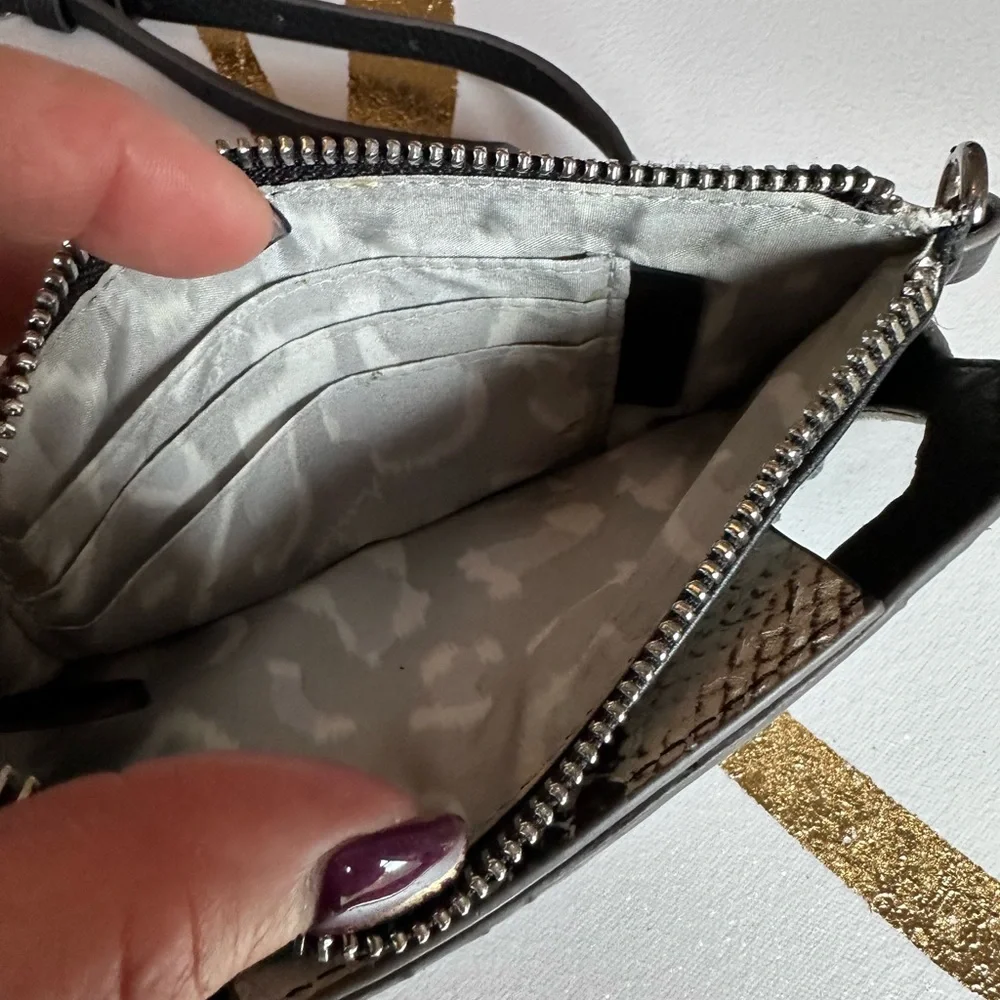 Aimee Kestenberg Cellphone crossbody purse - Picture 5 of 9